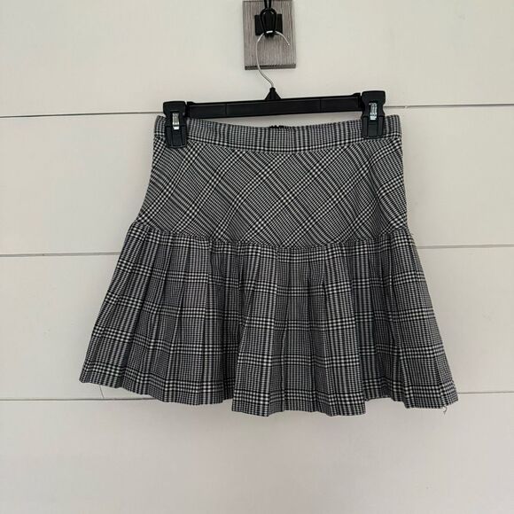 Forever 21 Dresses & Skirts - Forever 21 Black and White Plaid Mini Skirt
